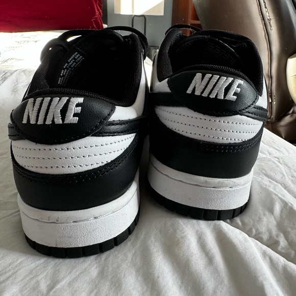 Panda Nike Dunk Low - Picture 3 of 6
